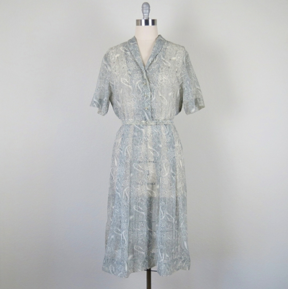 Vintage 1940s sheer paisley shirtwaist dress